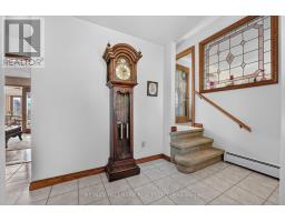 Kitchen - 697 Ridge Road W, Grimsby, ON L3M4E7 Photo 10