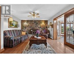 697 Ridge Road W, Grimsby, ON L3M4E7 Photo 25