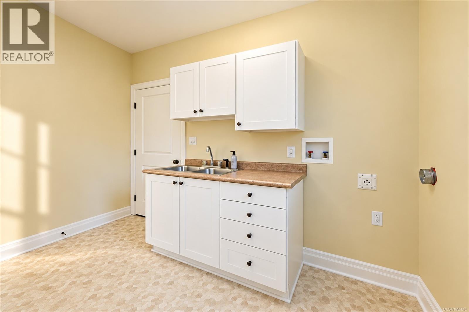 6086 Sterling Dr - 21