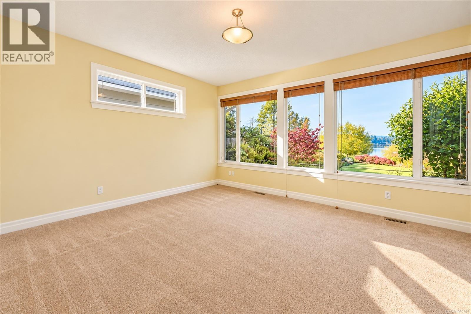 6086 Sterling Dr - 24