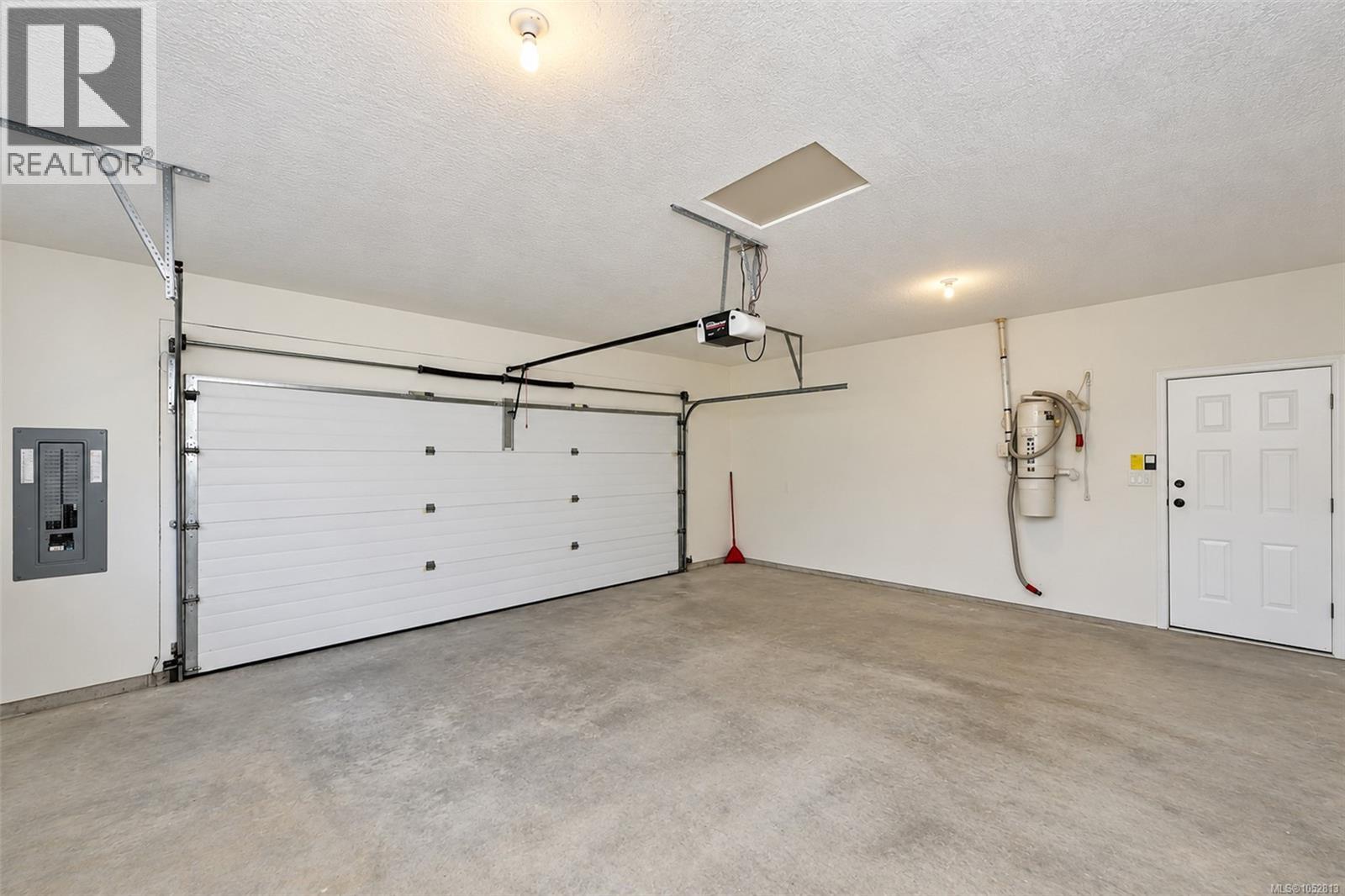 6086 Sterling Dr - 40
