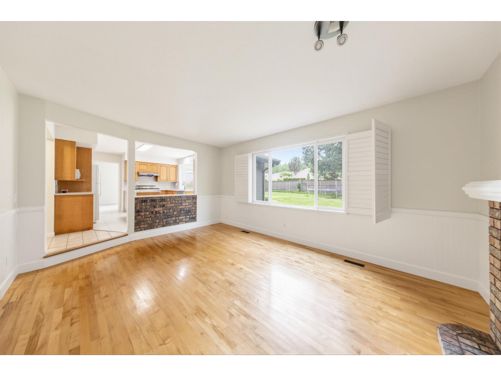 14816 20A Avenue, Surrey — photo 23