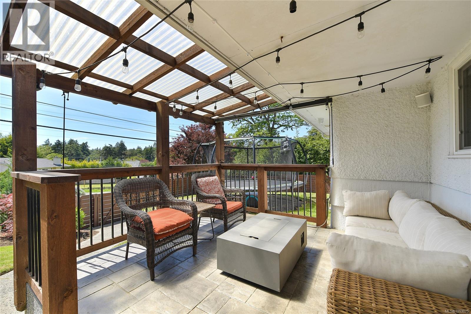  3877 Cedar Hill Cross Road, Saanich