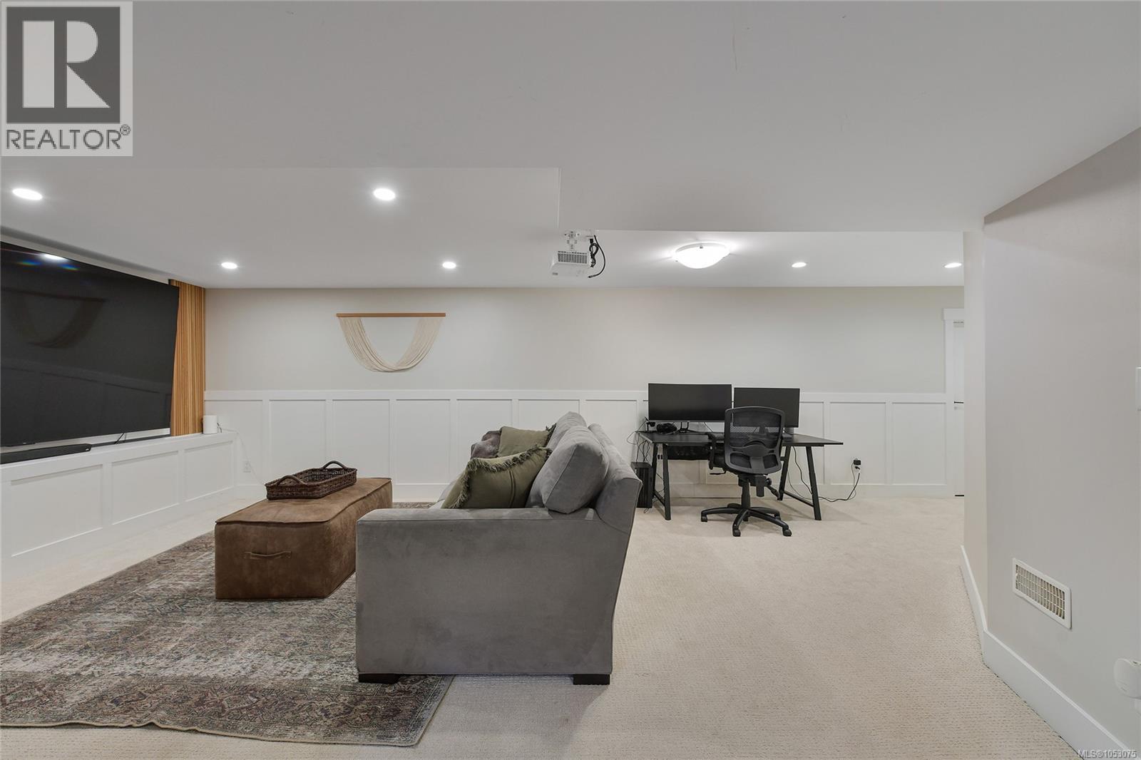  3877 Cedar Hill Cross Road, Saanich