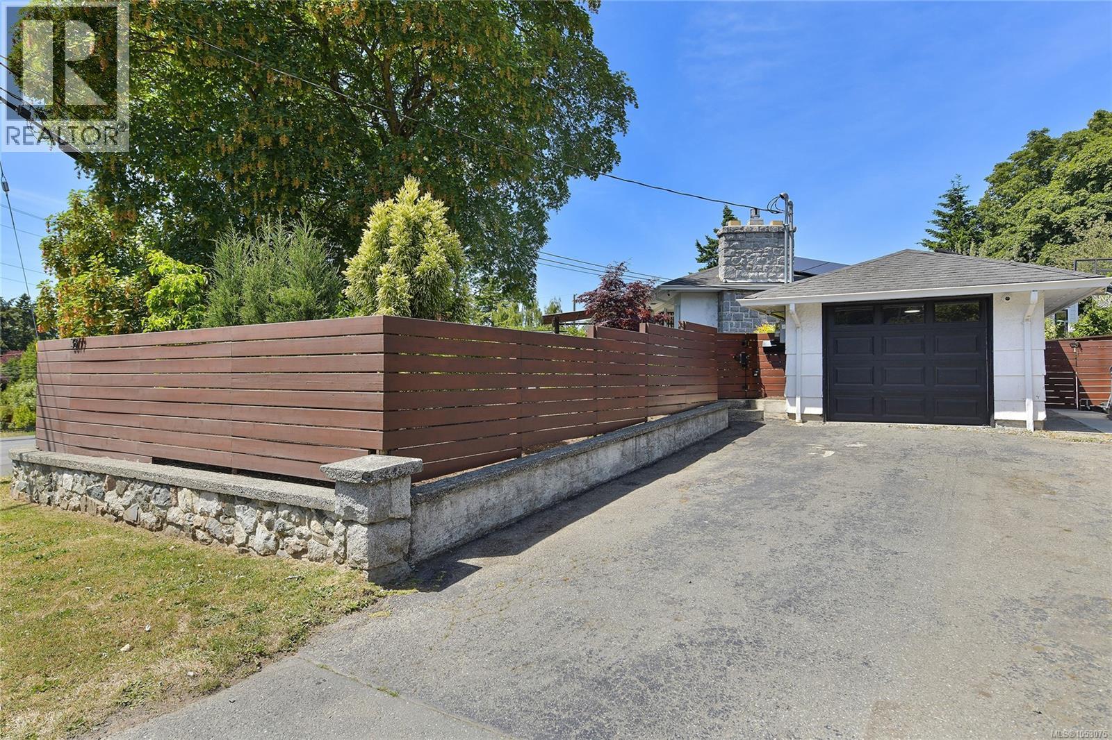 3877 Cedar Hill Cross Road, Saanich