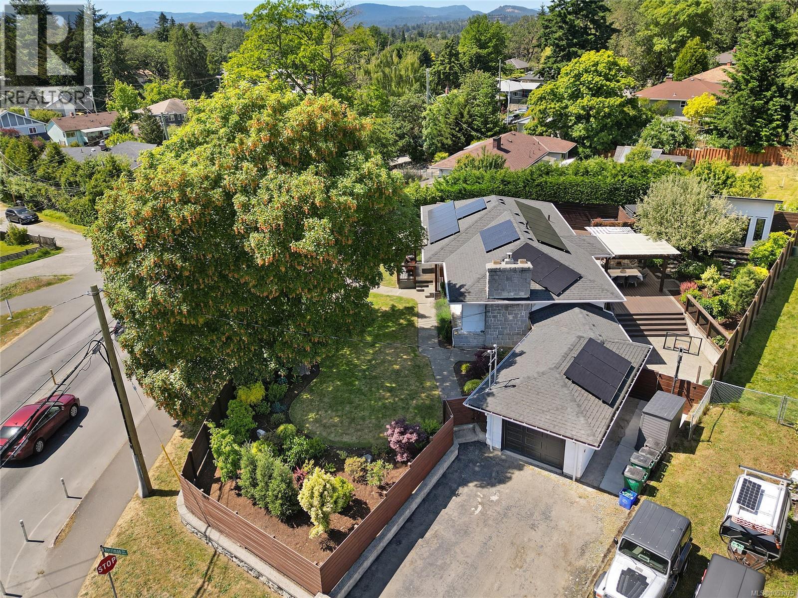 3877 Cedar Hill Cross Road, Saanich