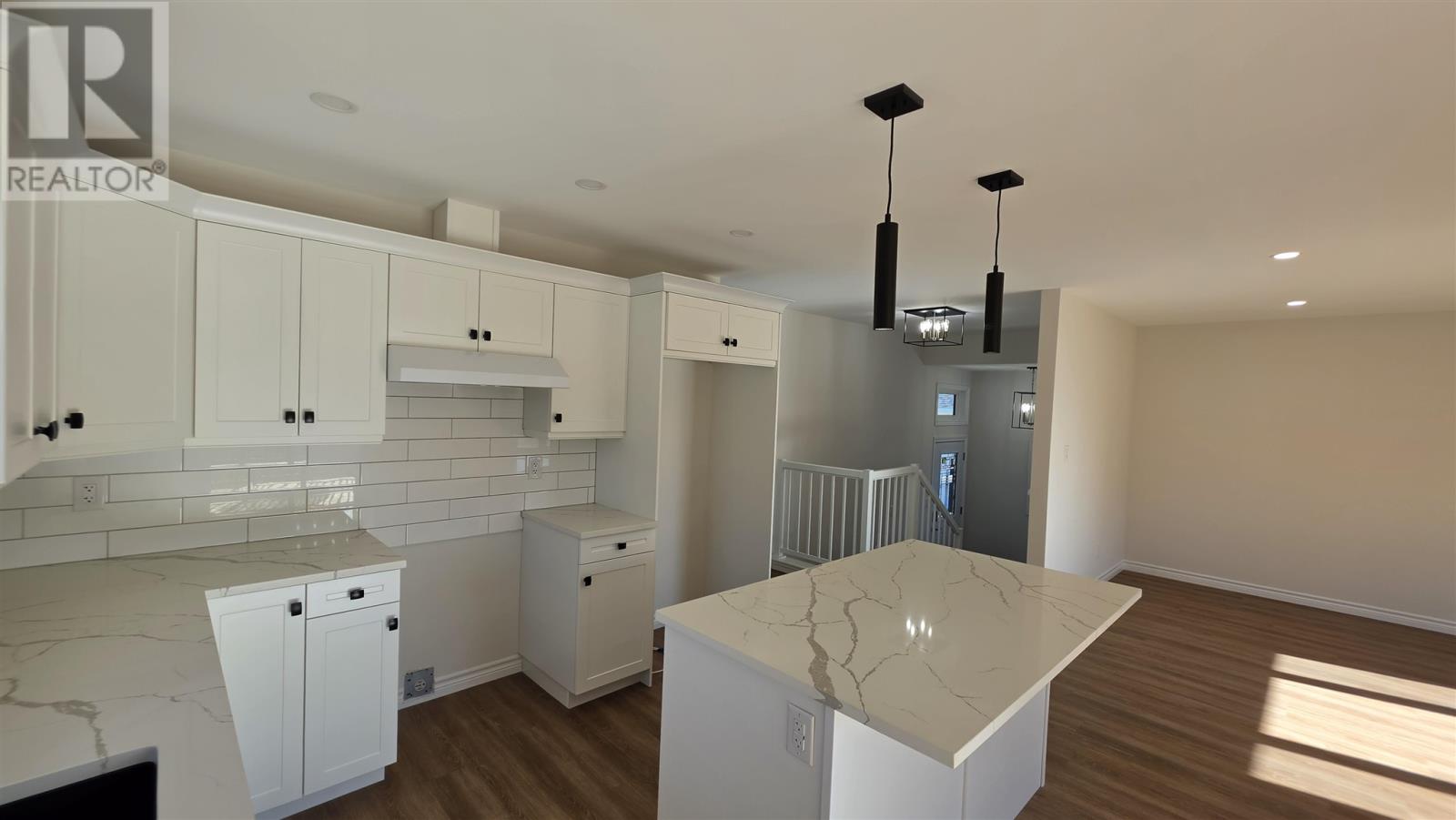 255 East Balfour ST - 14