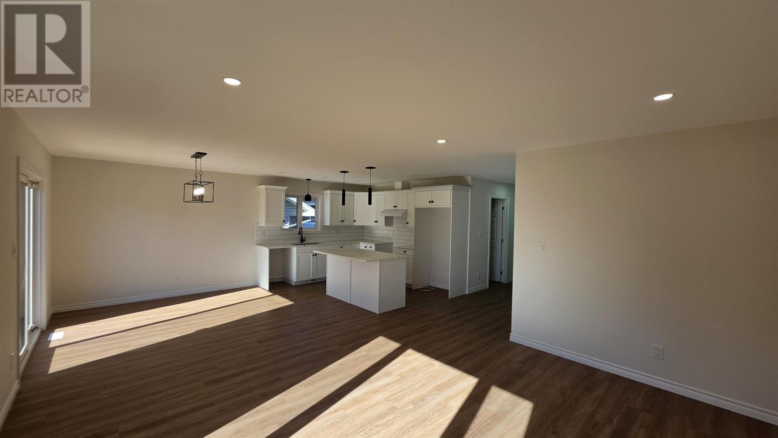 255 East Balfour ST - 18