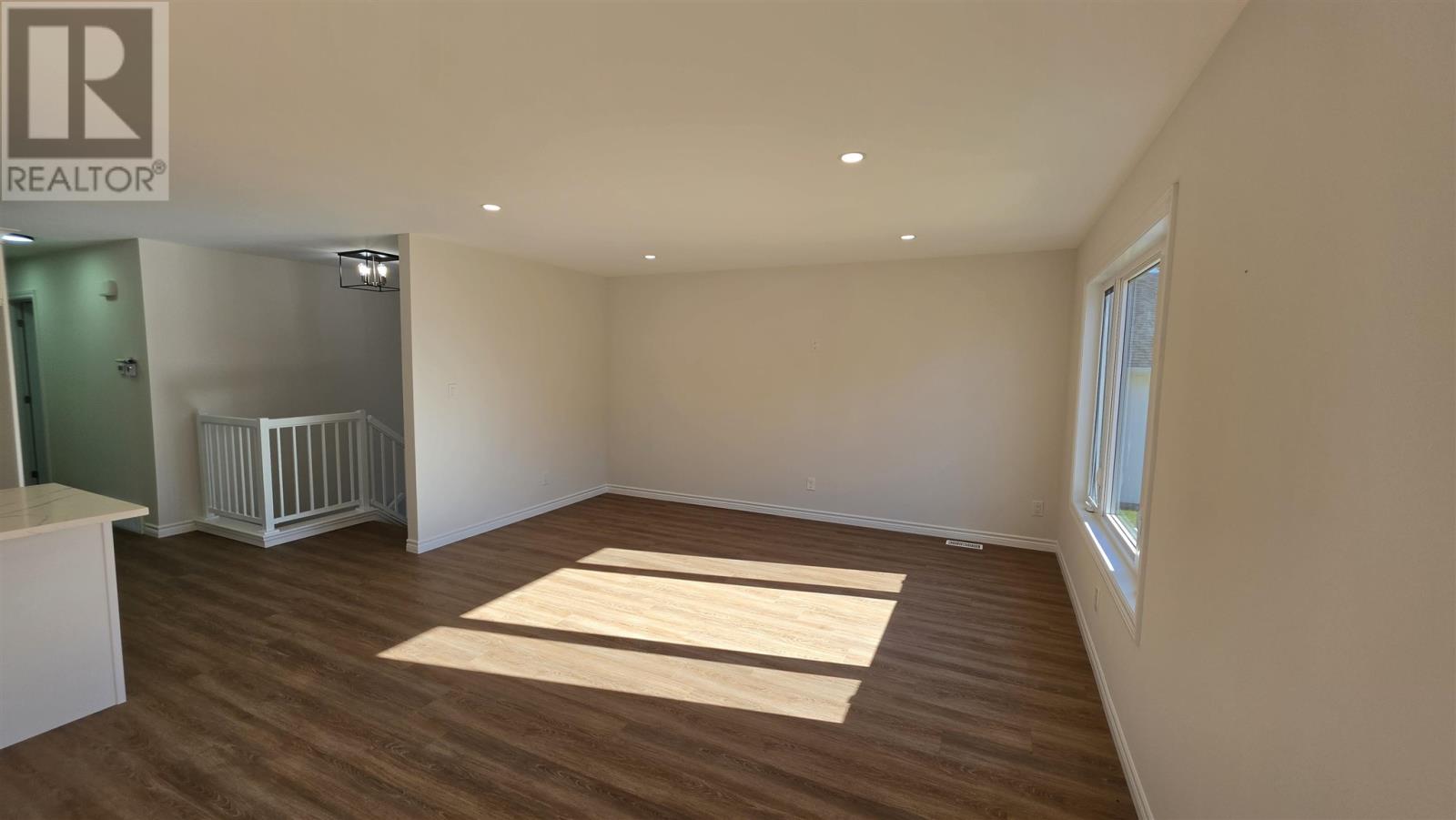 255 East Balfour ST - 19