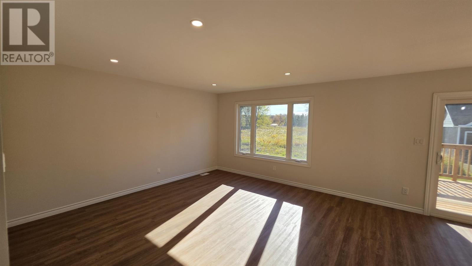 255 East Balfour ST - 21