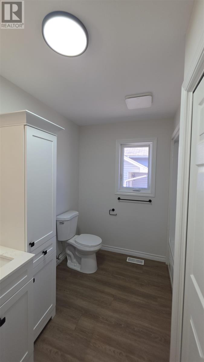 255 East Balfour ST - 31