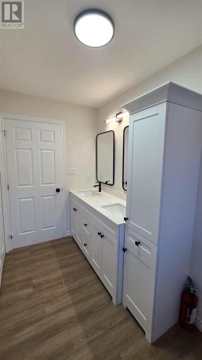 255 East Balfour ST - 32