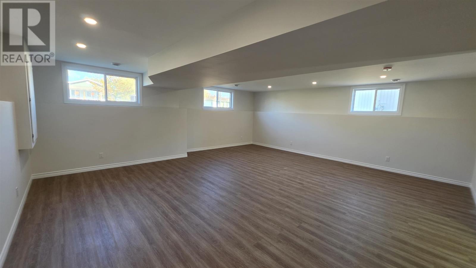 255 East Balfour ST - 33