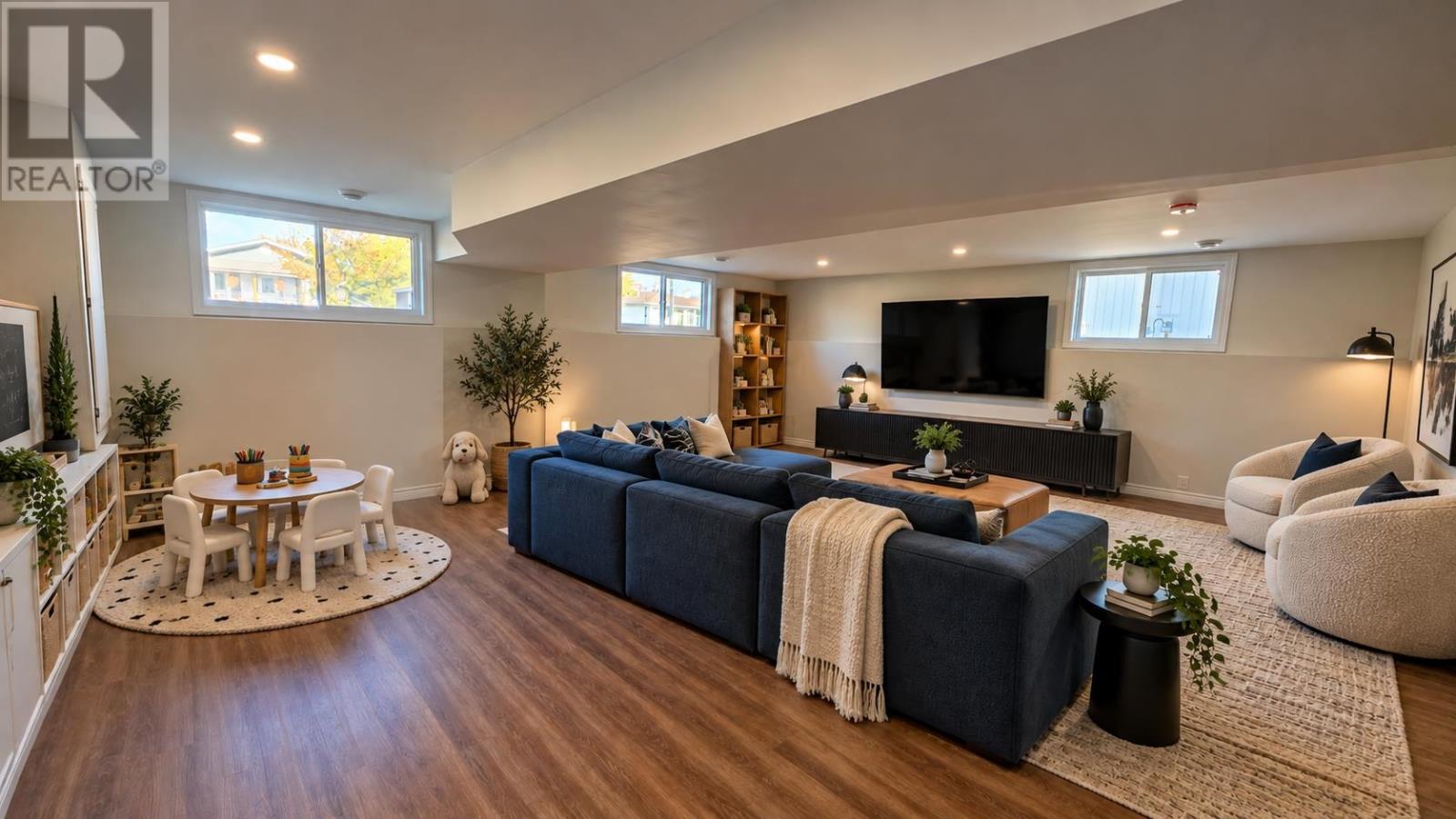 255 East Balfour ST - 34