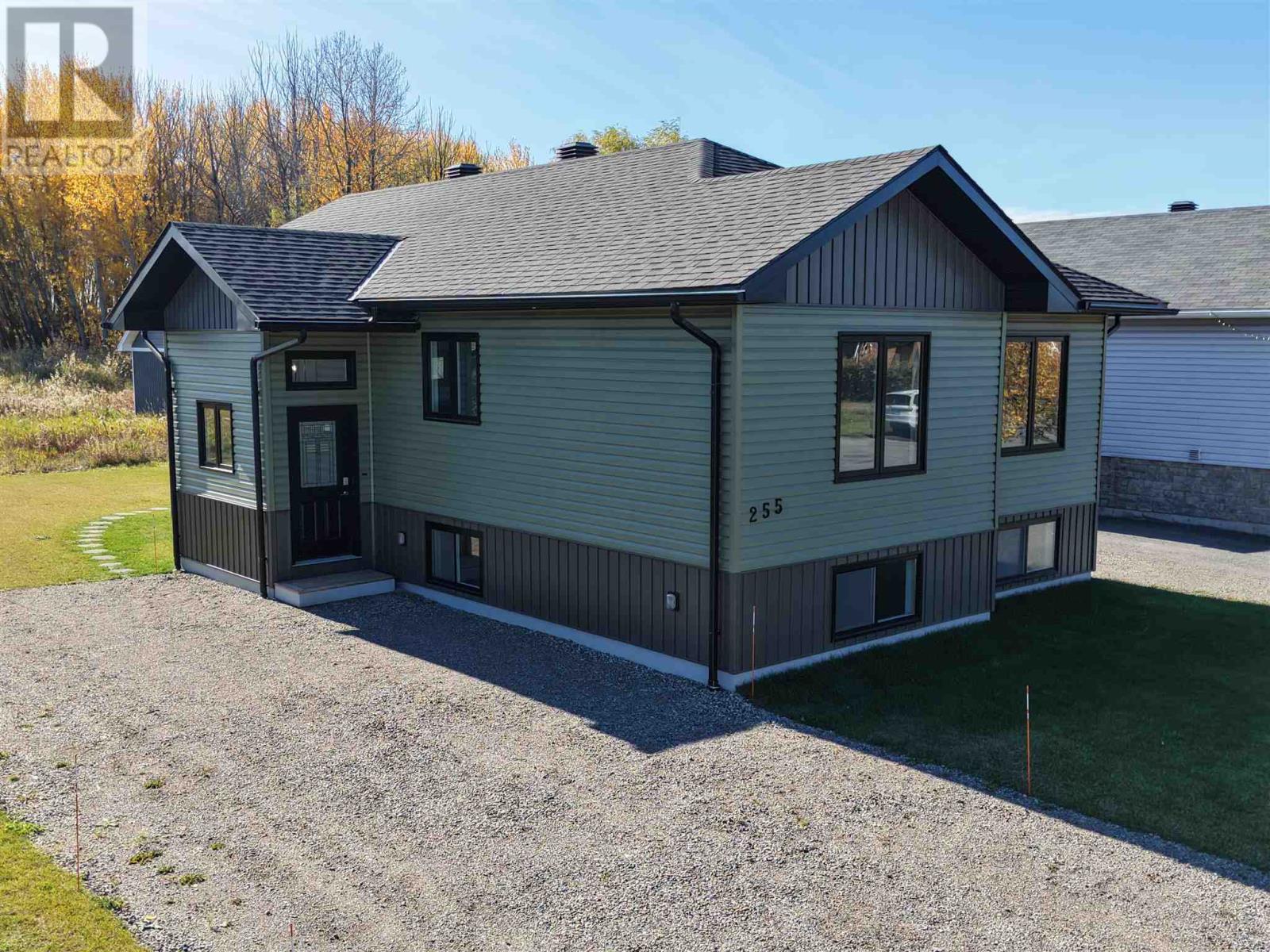 255 East Balfour ST, Sault Ste. Marie — photo 5