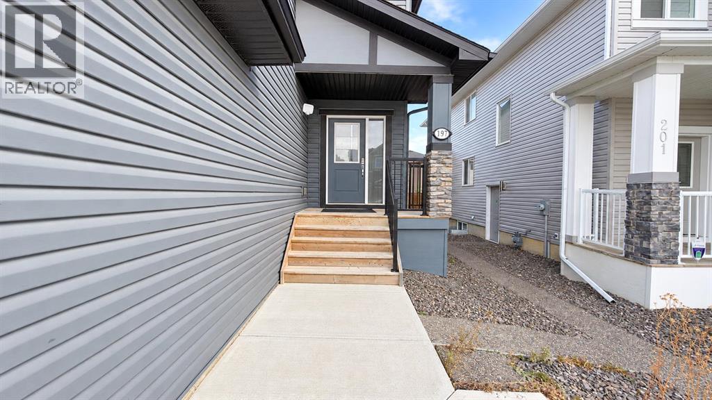 197 Baysprings Gardens SW, Airdrie — photo 4