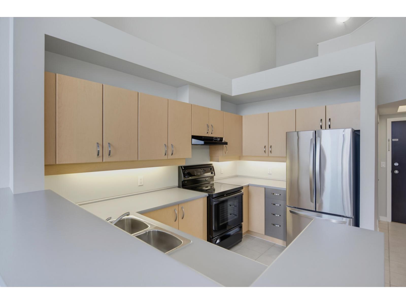 423 10866 City Parkway, Surrey — photo 9