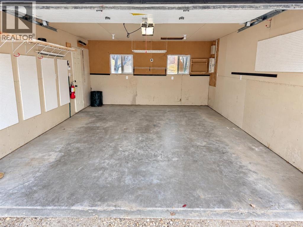 detached garage