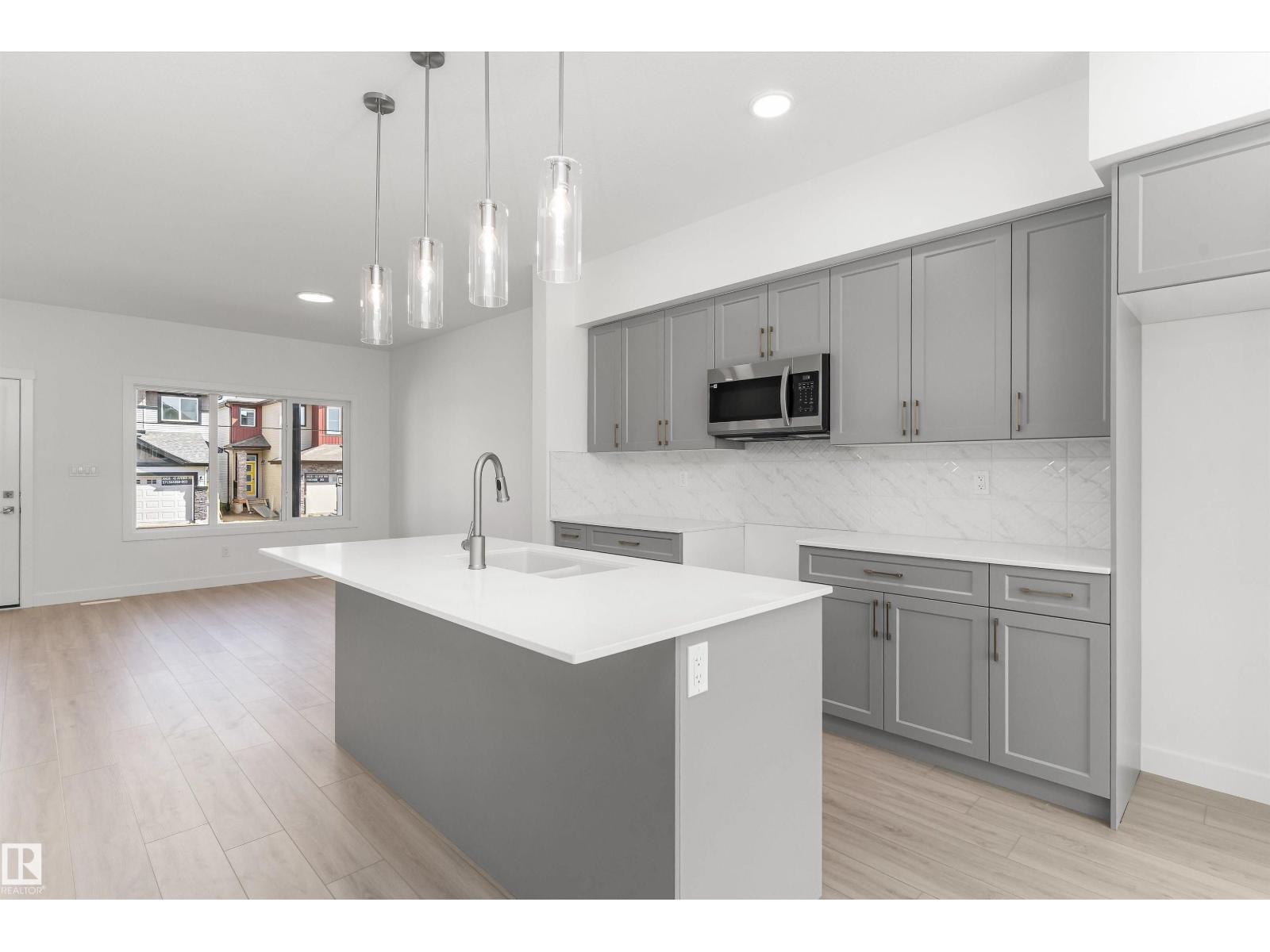 Property photograph 13 for MLS E4514451