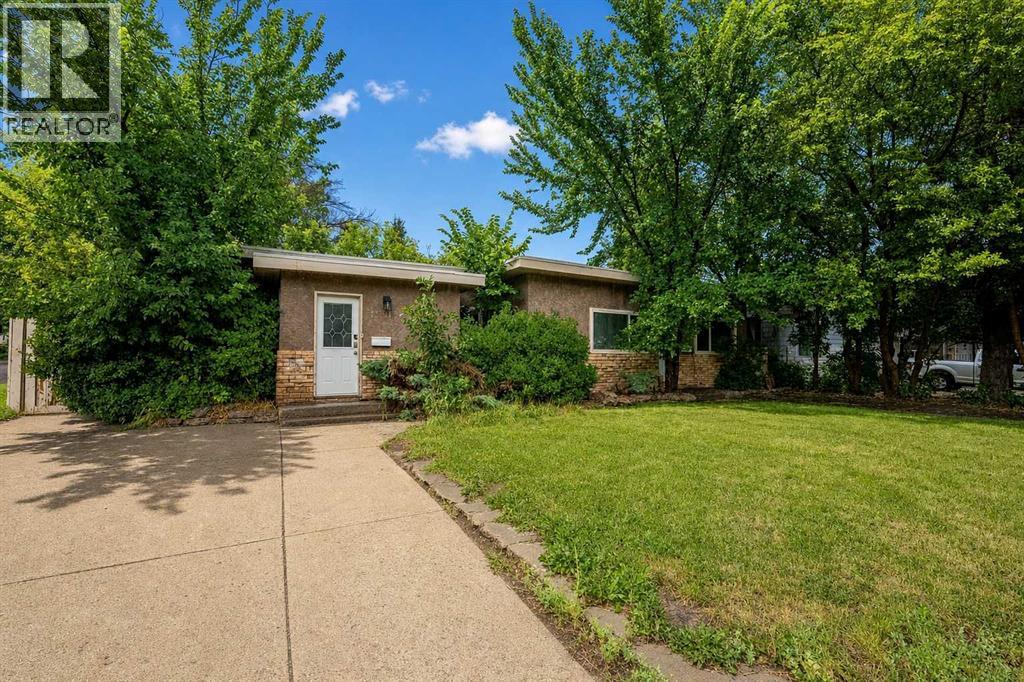 1501 16 Avenue S, photo 2 of 28