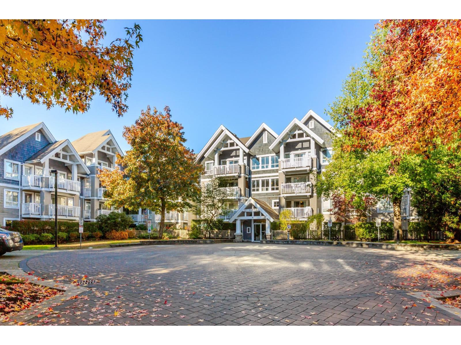 201 20750 Duncan Way, Langley — photo 2