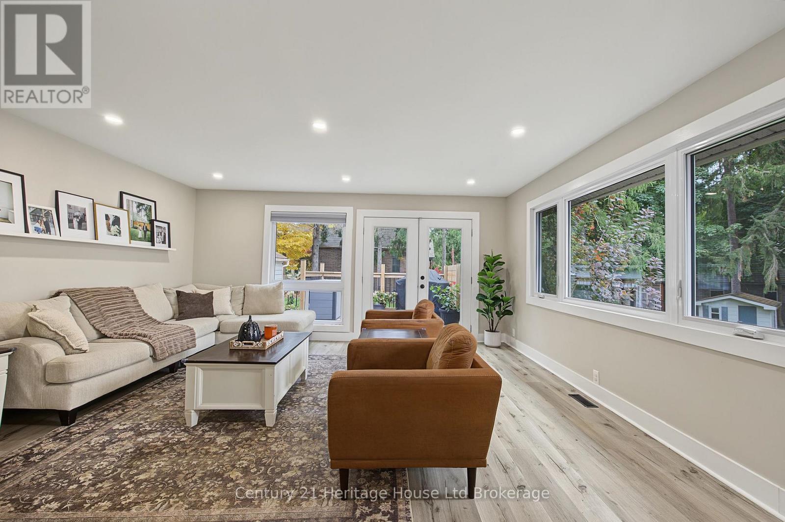 346 GRAHAM STREET, Woodstock (Woodstock - North) — photo 11
