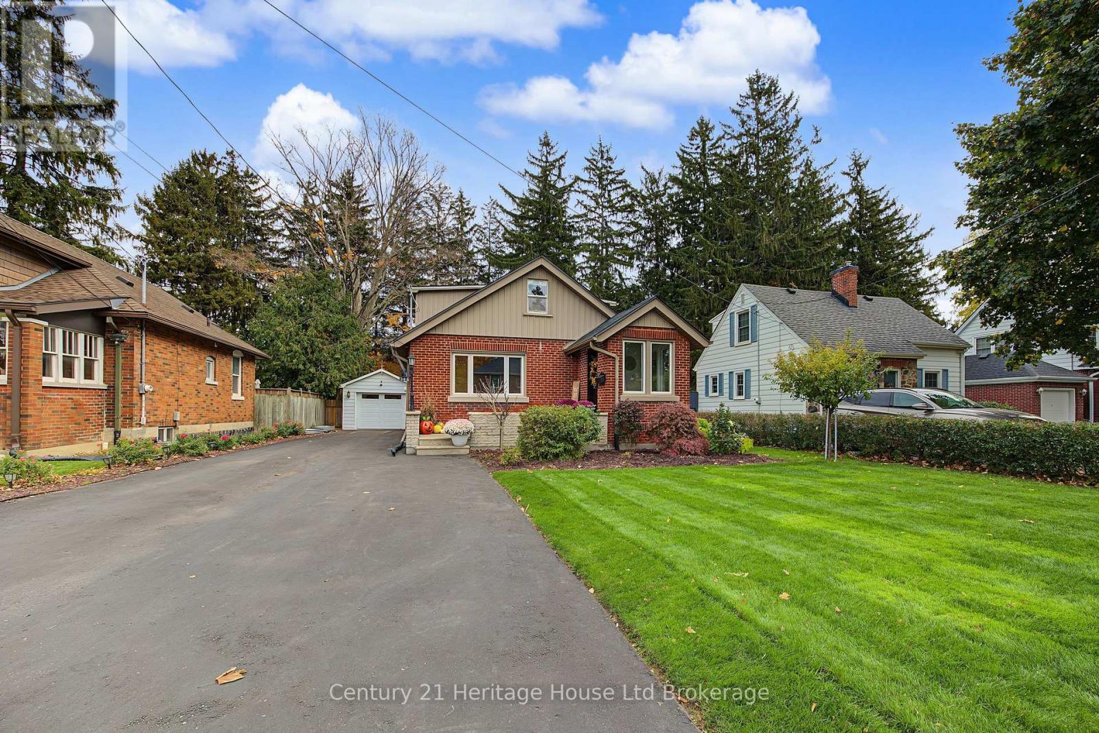 346 GRAHAM STREET, Woodstock (Woodstock - North) — photo 3