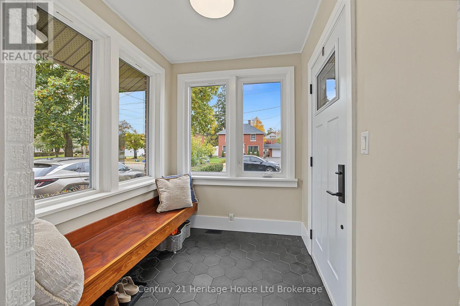 346 GRAHAM STREET, Woodstock (Woodstock - North) — photo 5