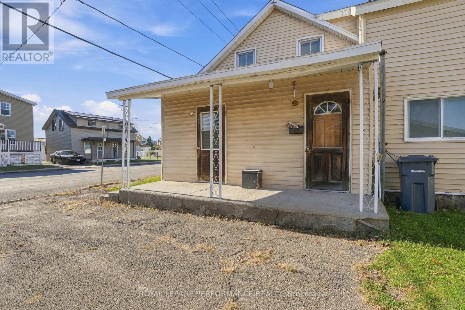 325 KITCHENER STREET, Hawkesbury — photo 2