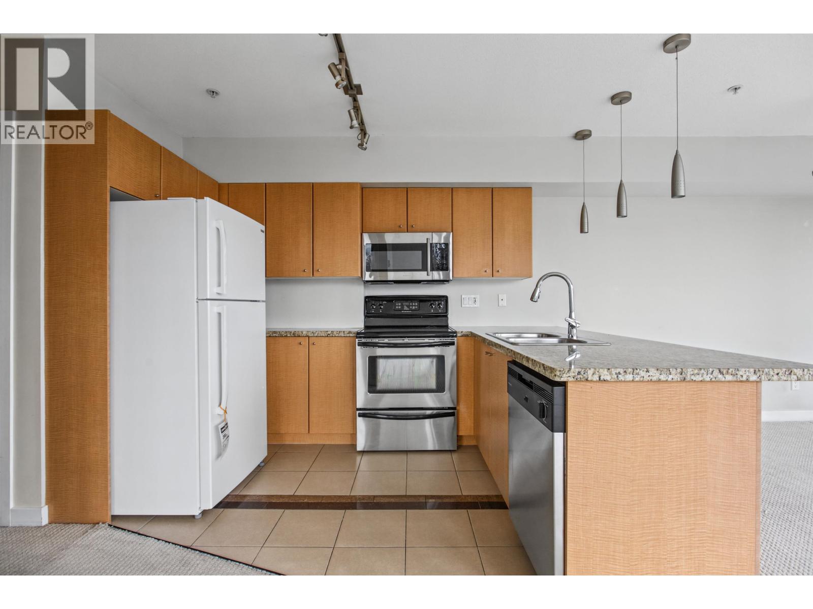315 702 E King Edward Avenue, Vancouver — photo 15