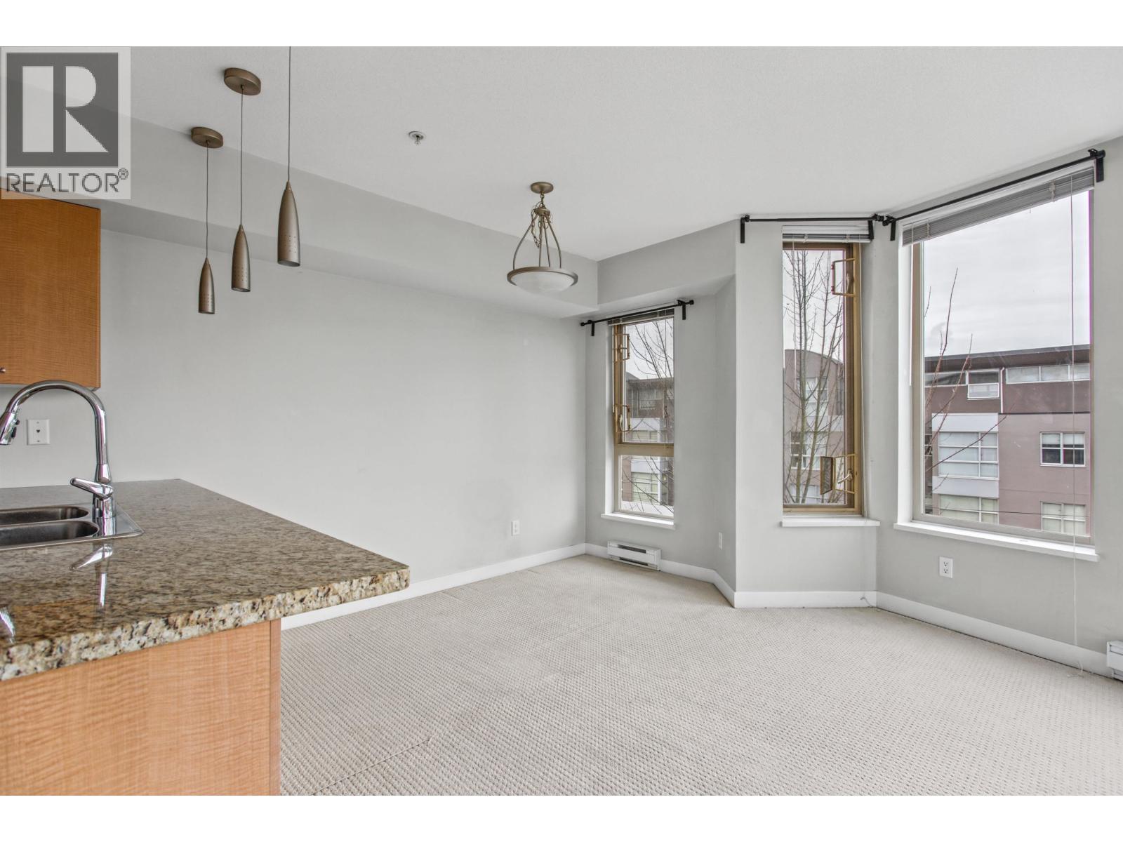 315 702 E King Edward Avenue, Vancouver — photo 16