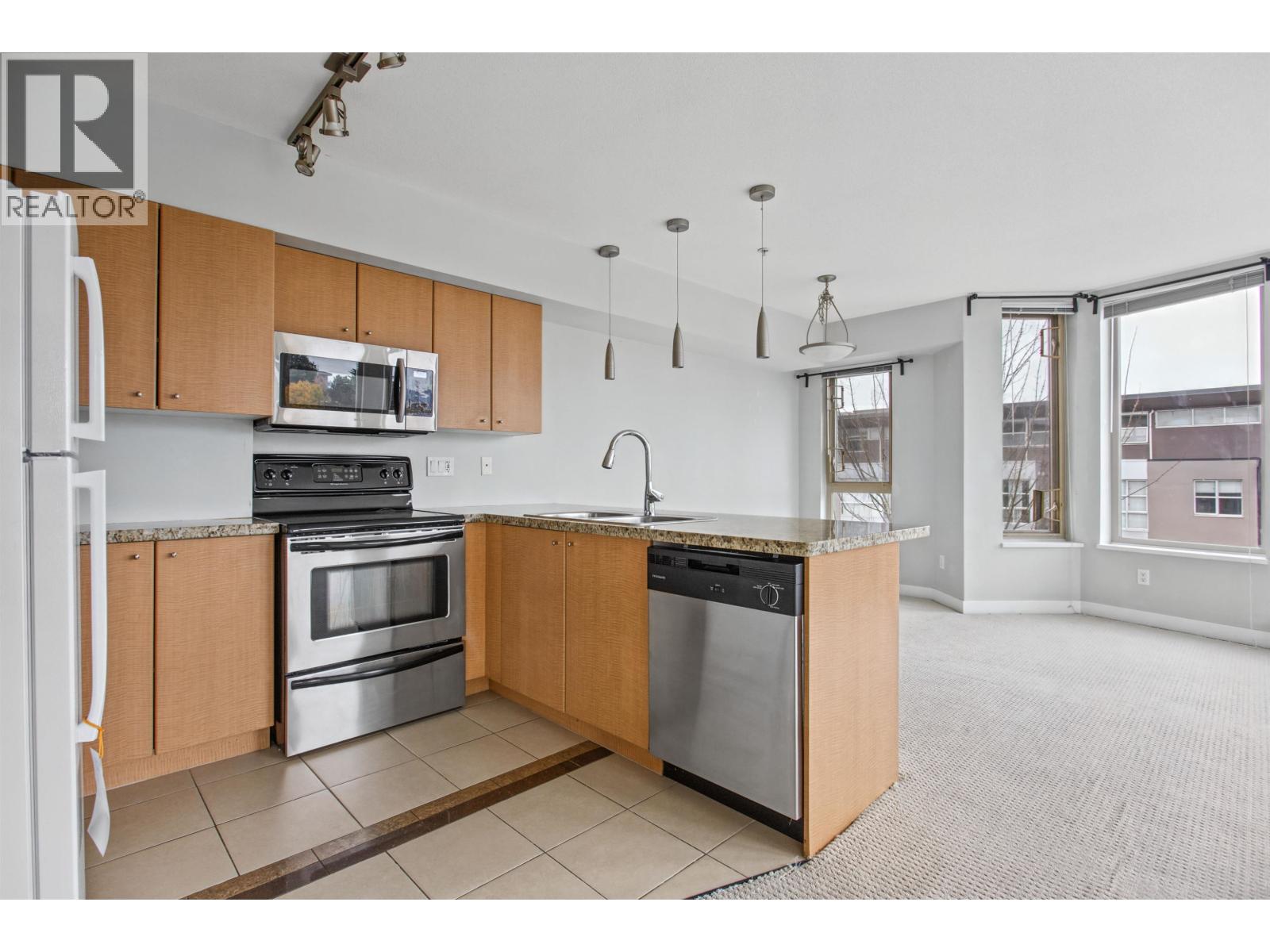 315 702 E King Edward Avenue, Vancouver — photo 3