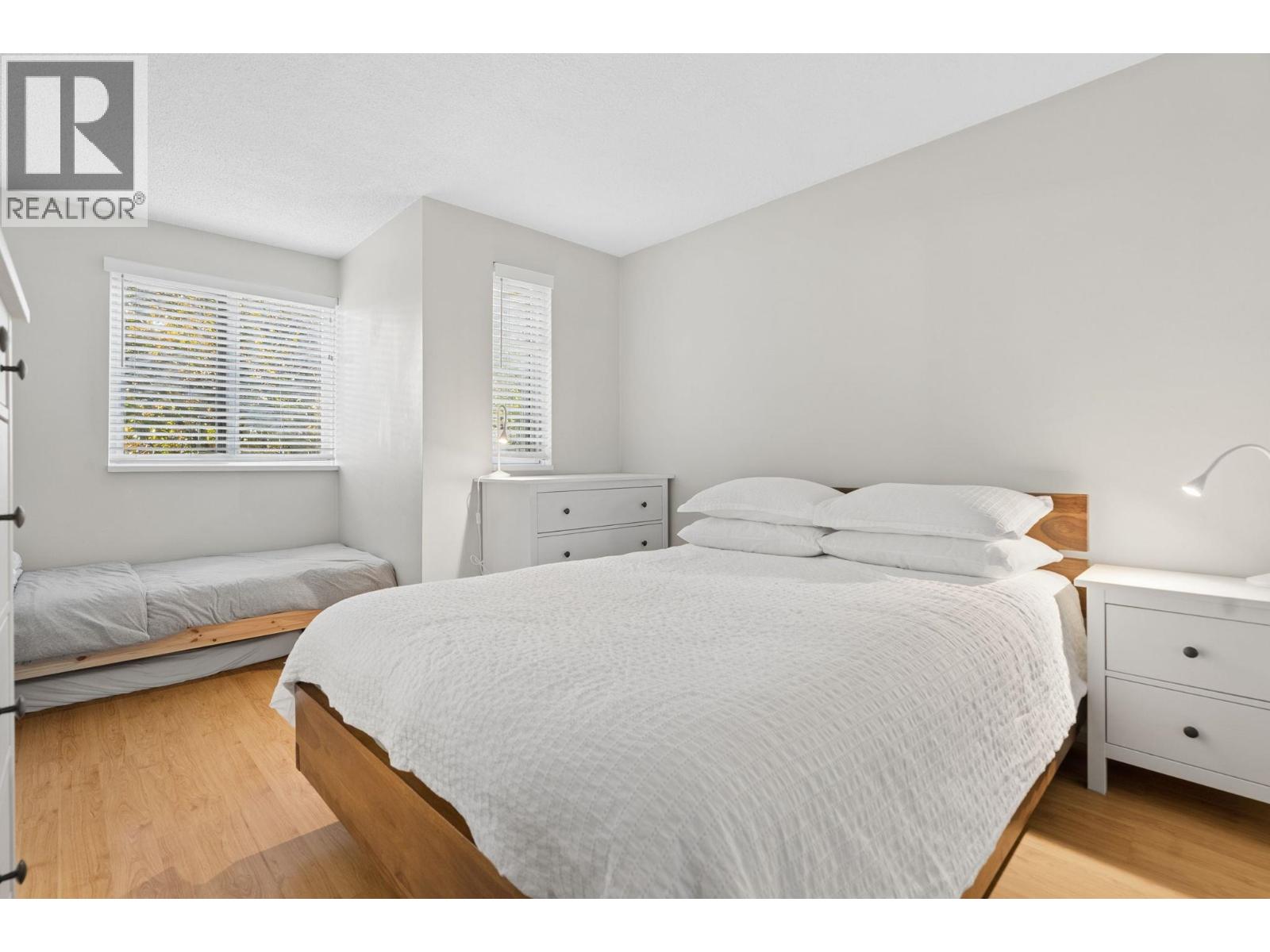 13 1949 W 8th Avenue, Vancouver — photo 13