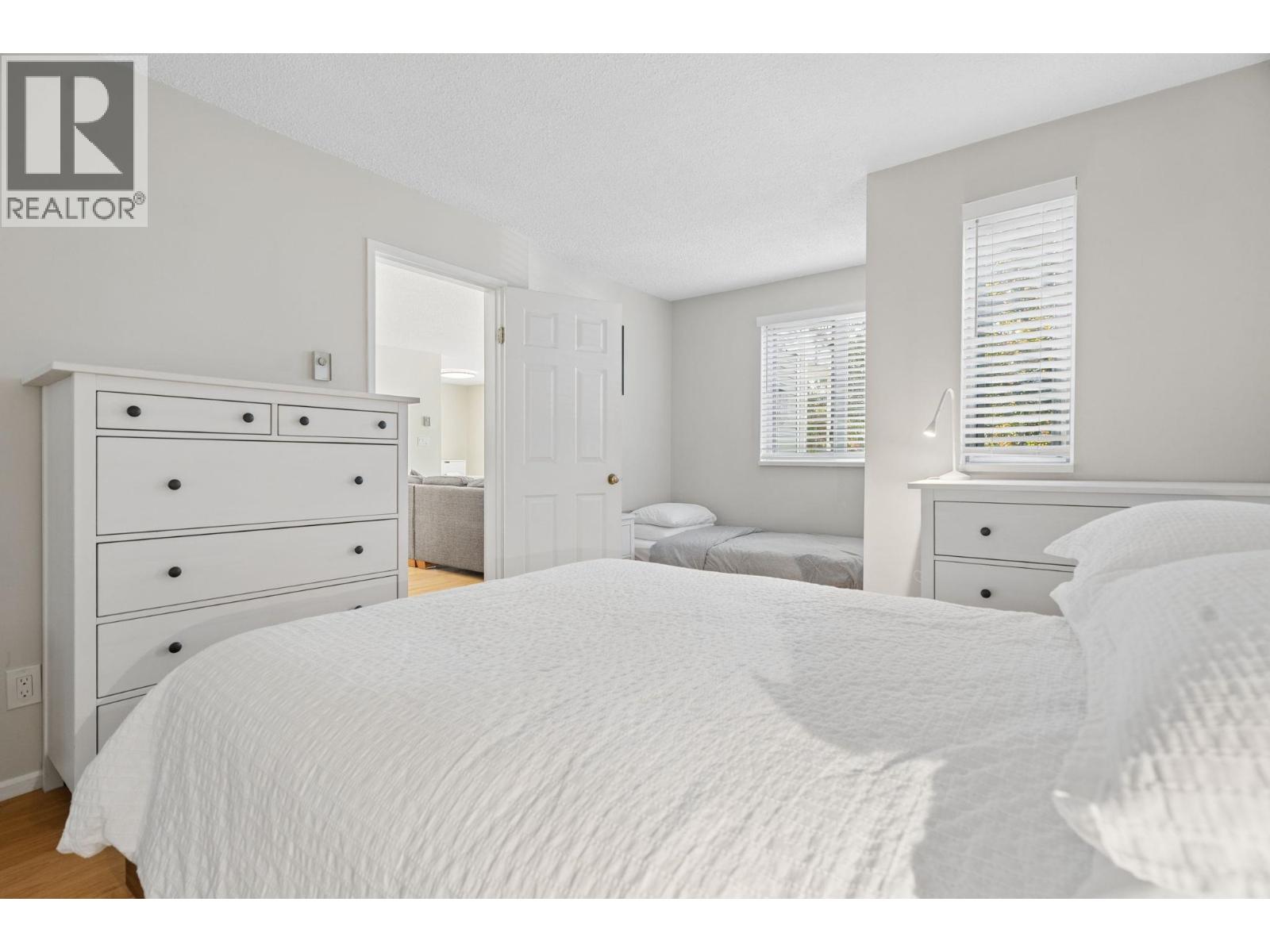 13 1949 W 8th Avenue, Vancouver — photo 14