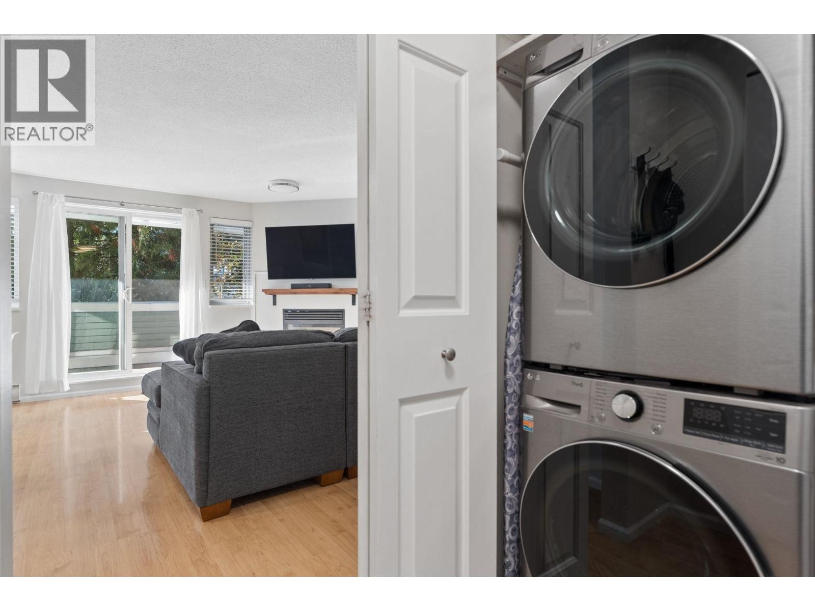 13 1949 W 8th Avenue, Vancouver — photo 17