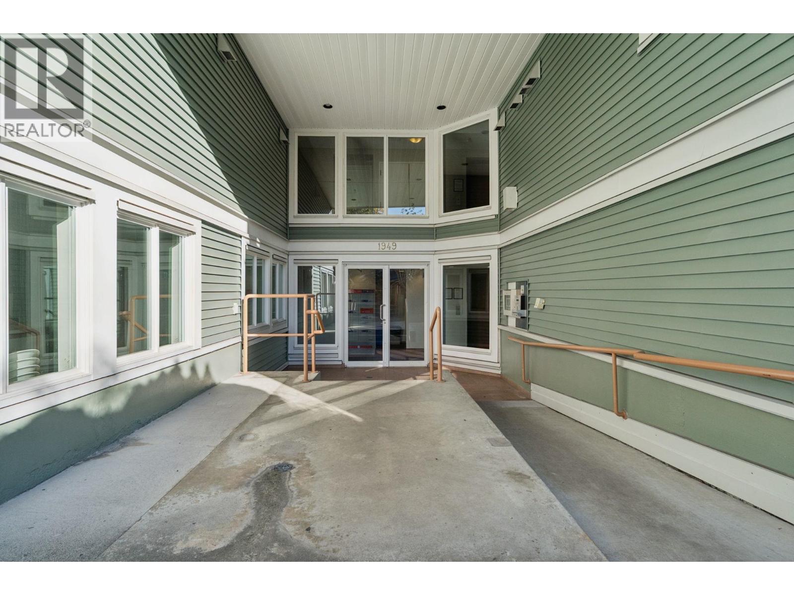 13 1949 W 8th Avenue, Vancouver — photo 19