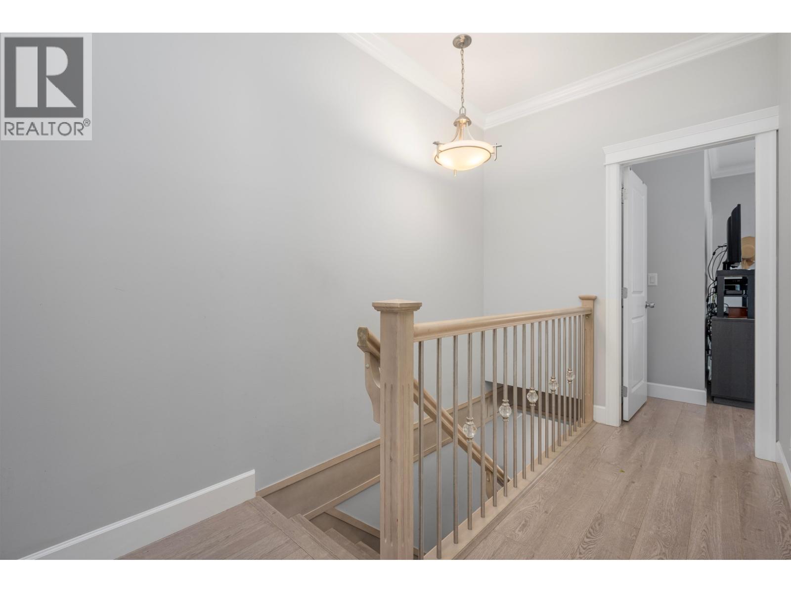 7936 Main Street, Vancouver — photo 14