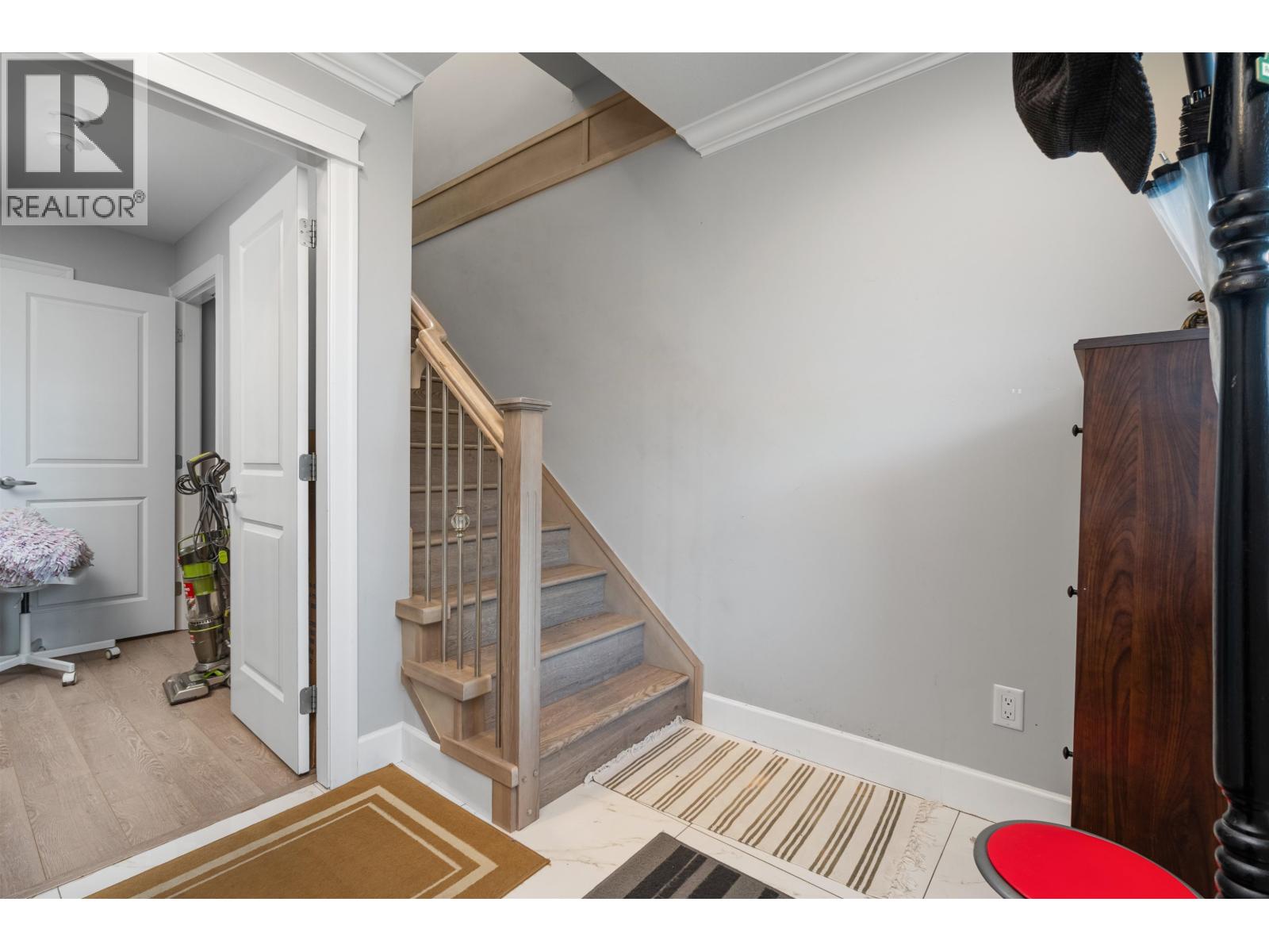 7936 Main Street, Vancouver — photo 15