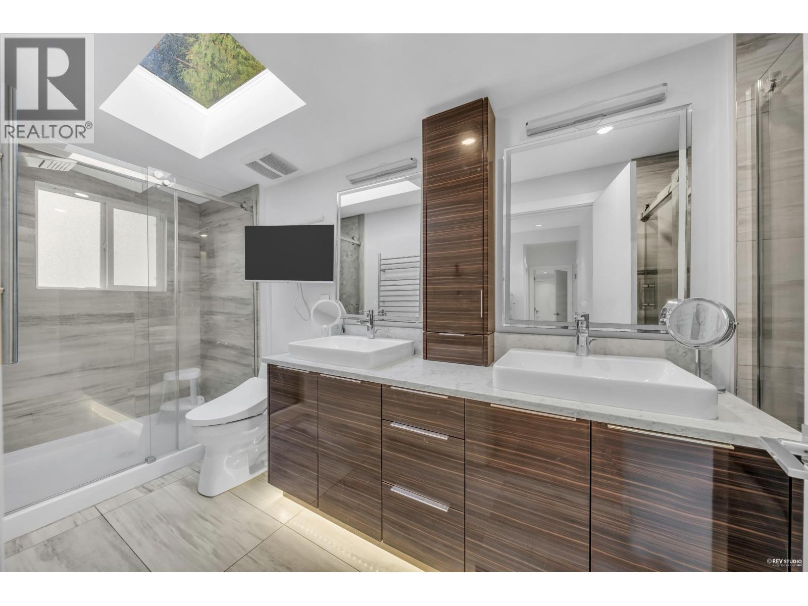 475 Newlands Road, West Vancouver — photo 15