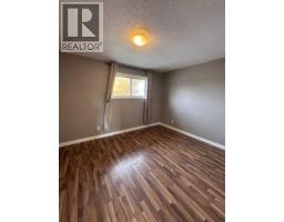 246 Mt Alderson Crescent W, Lethbridge, AB T1K6V8 Photo 9
