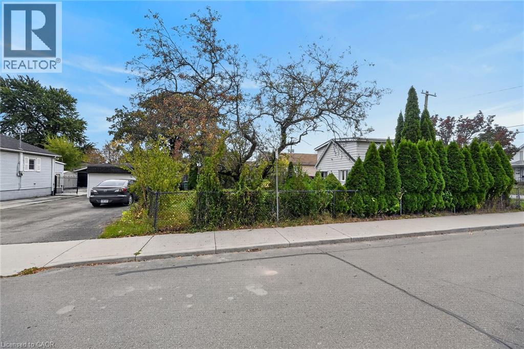 747 RENNIE Street, Hamilton — photo 5