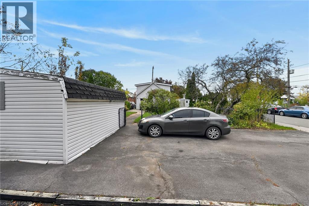 747 RENNIE Street, Hamilton — photo 7