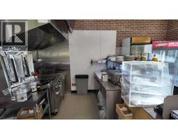11722 104 Avenue NW, Edmonton — photo 3