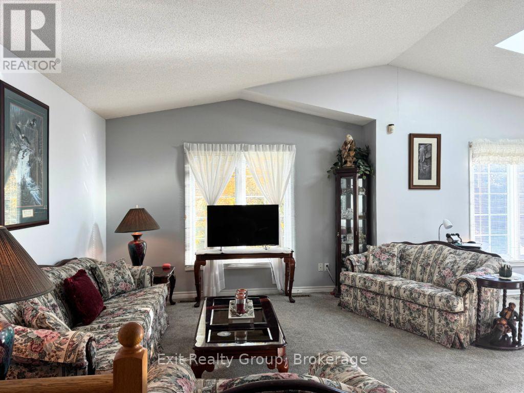 2585 COUNTY RD 2, Prince Edward County (Ameliasburg Ward) — photo 10
