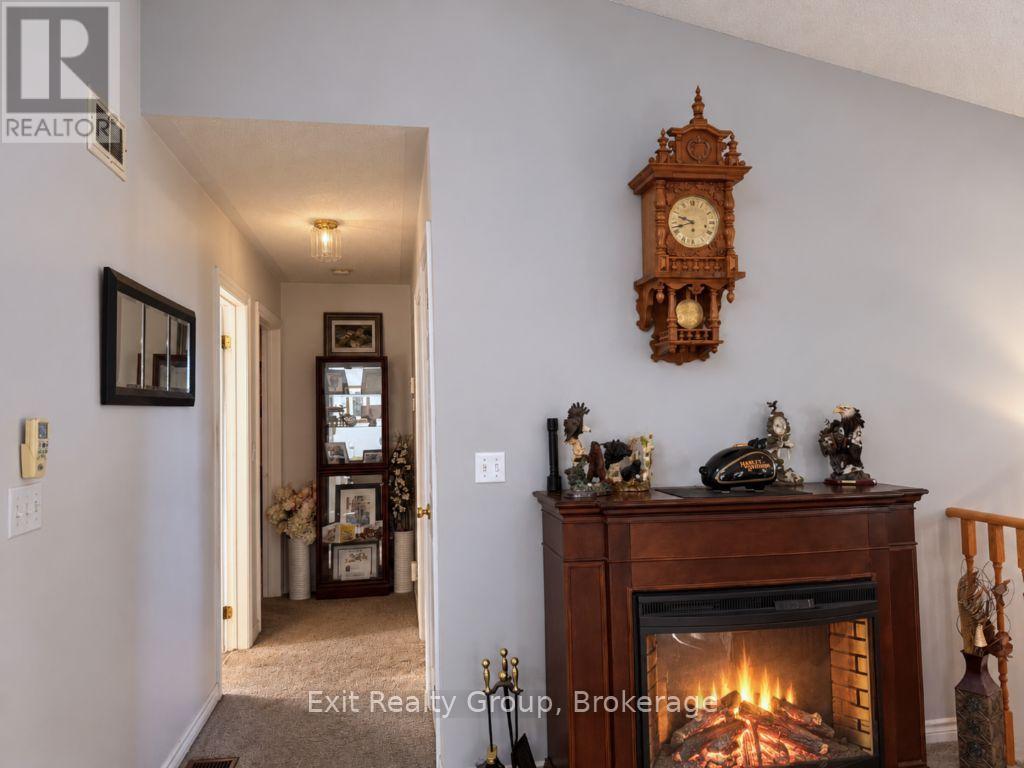 2585 County Rd 2, Prince Edward County, ON photo 19