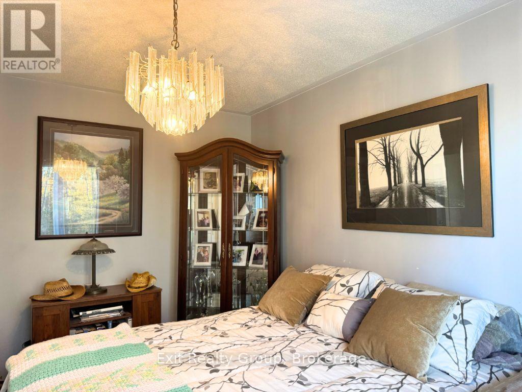 2585 County Rd 2, Prince Edward County, ON photo 23