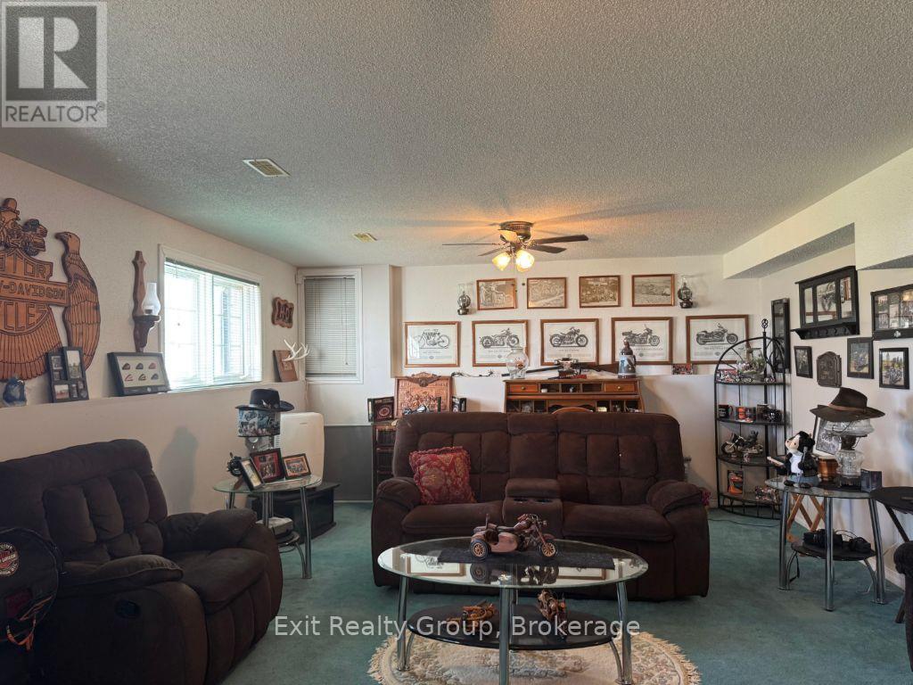2585 County Rd 2, Prince Edward County, ON photo 26