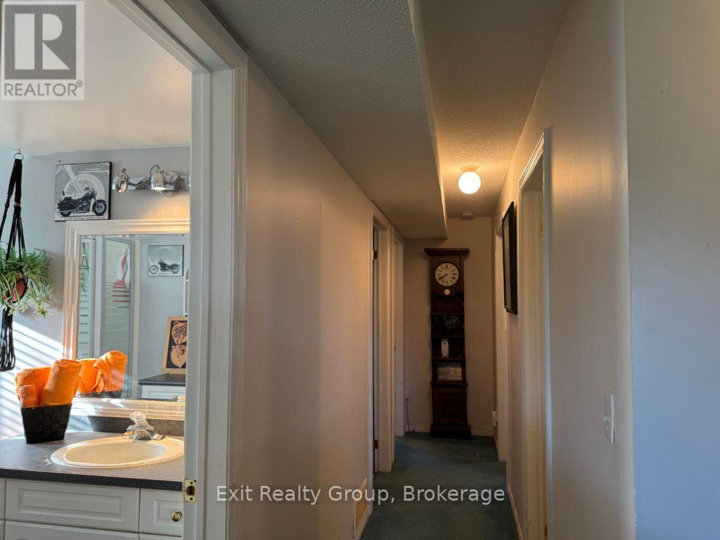 2585 County Rd 2, Prince Edward County, ON photo 29