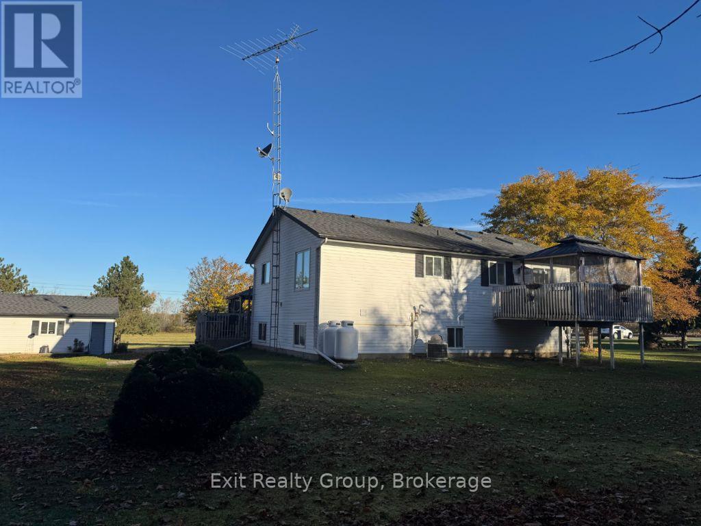 2585 County Rd 2, Prince Edward County, ON photo 38
