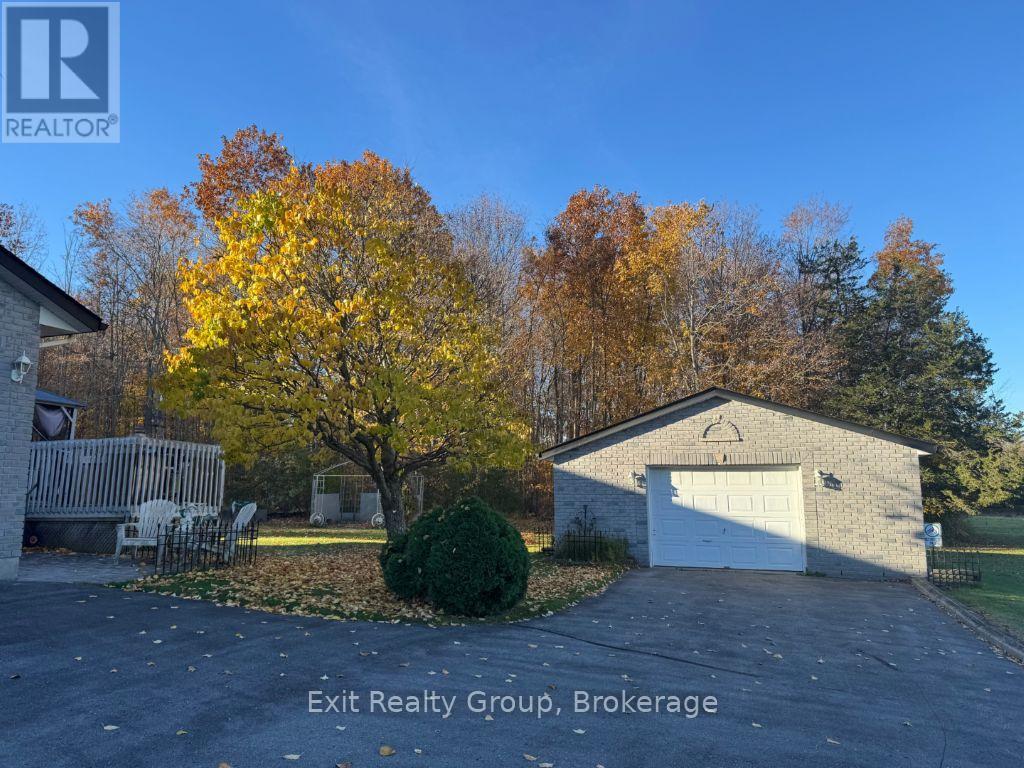 2585 COUNTY RD 2, Prince Edward County (Ameliasburg Ward) — photo 5